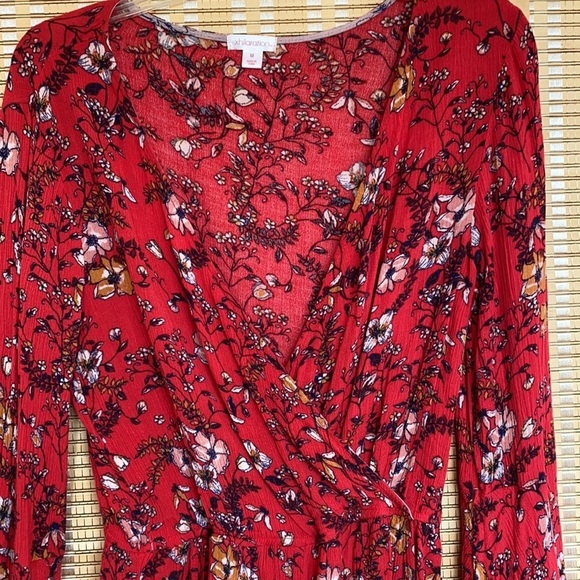 XHILARATION RED FLORAL BELL SLEEVES ROMPER SIZE M - Picture 10 of 15